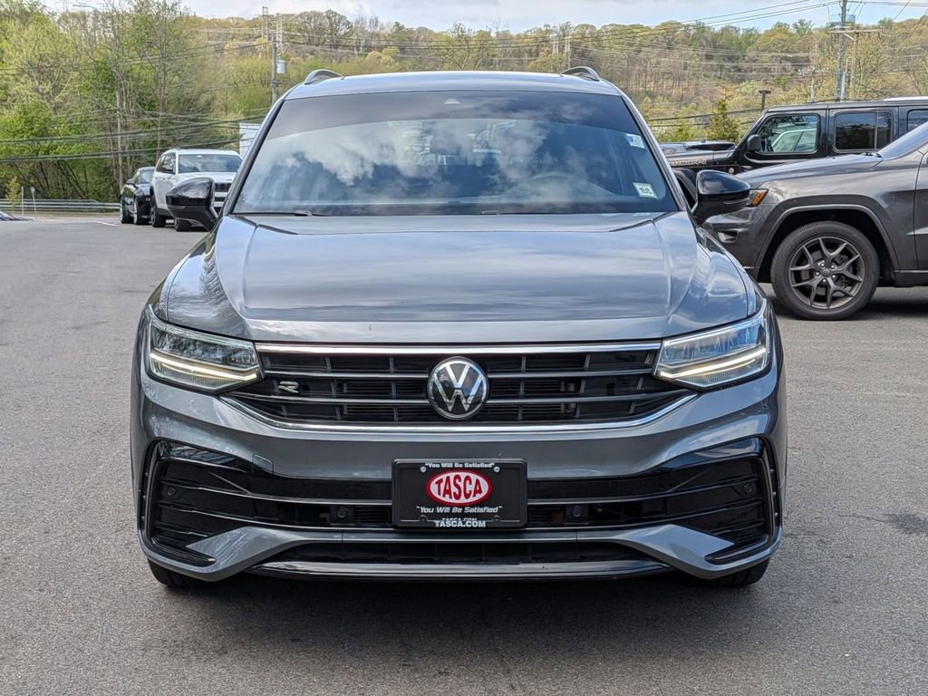 Used 2024 Volkswagen Tiguan SE R-Line AWD/4WD image 11