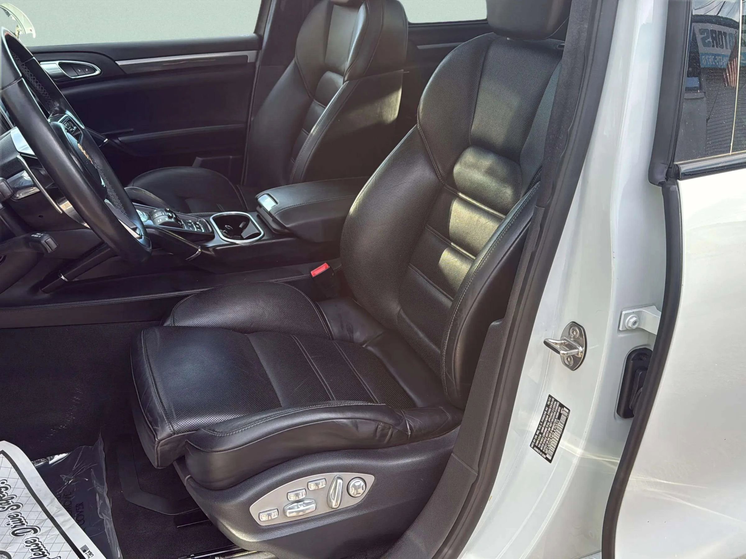 Used 2016 Porsche Cayenne GTS w/ Premium Package Plus image 21