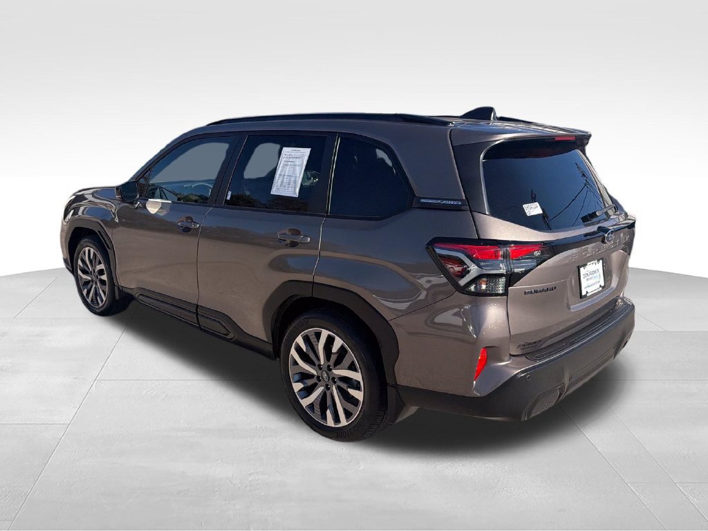 Used 2025 Subaru Forester Touring w/ Popular Package - Touring AWD/4WD image 3