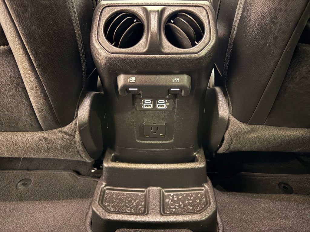 Used 2020 Jeep Wrangler Unlimited Sahara AWD/4WD image 32