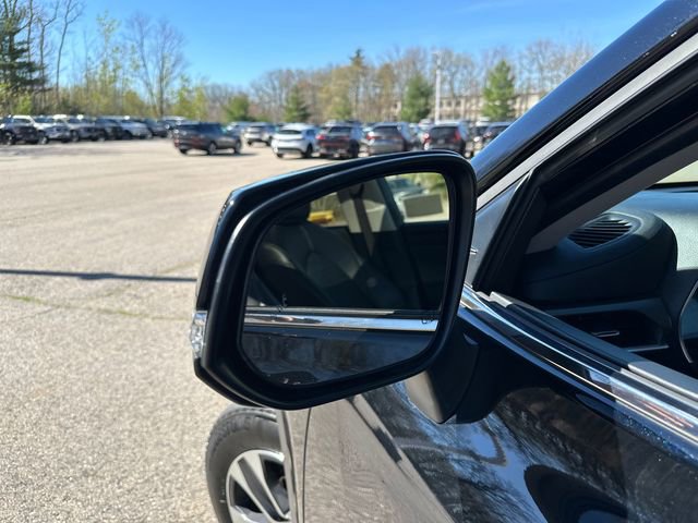 Used 2024 Toyota Highlander XLE AWD/4WD image 17