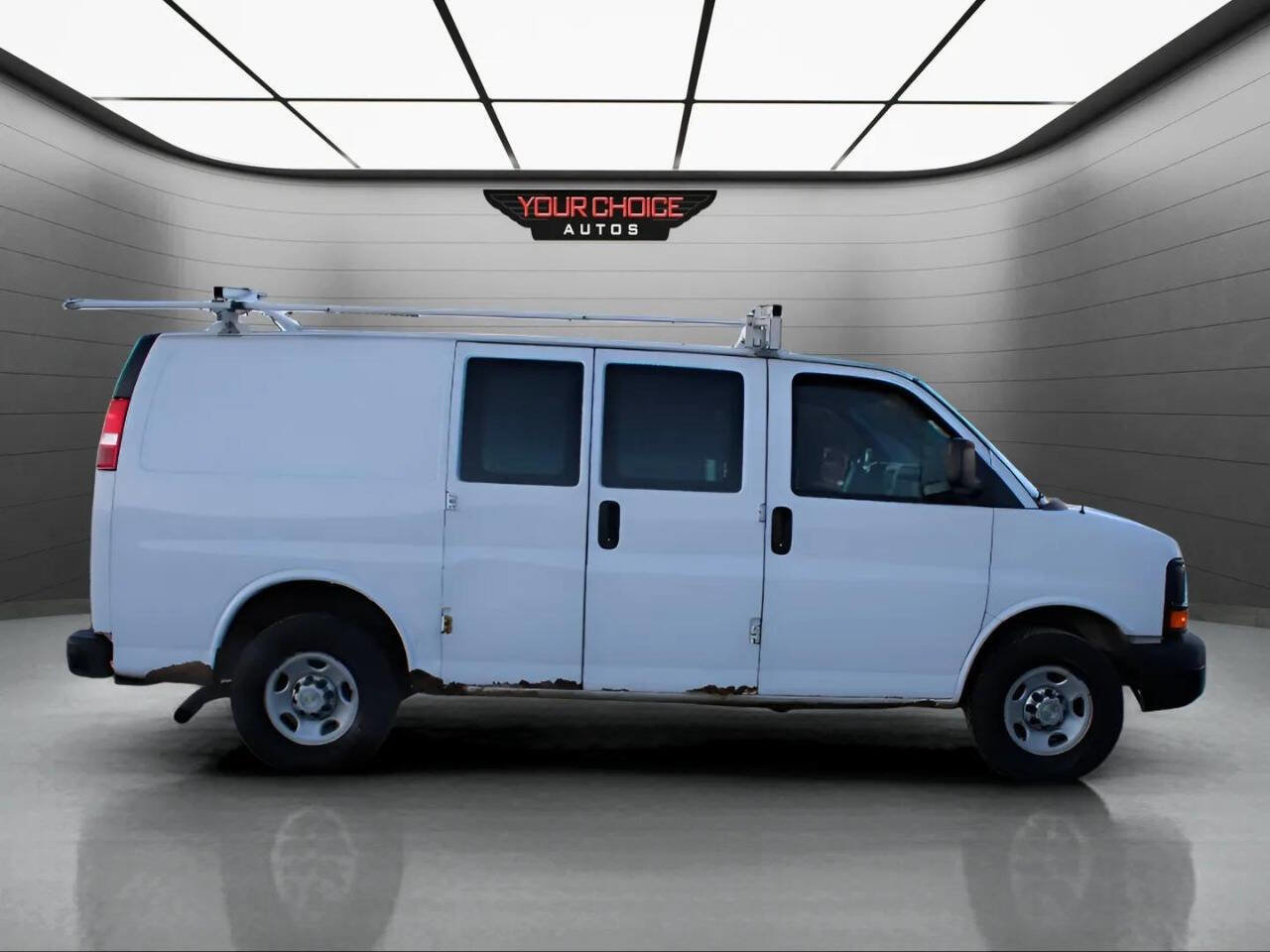 Used 2012 Chevrolet Express 2500 image 4