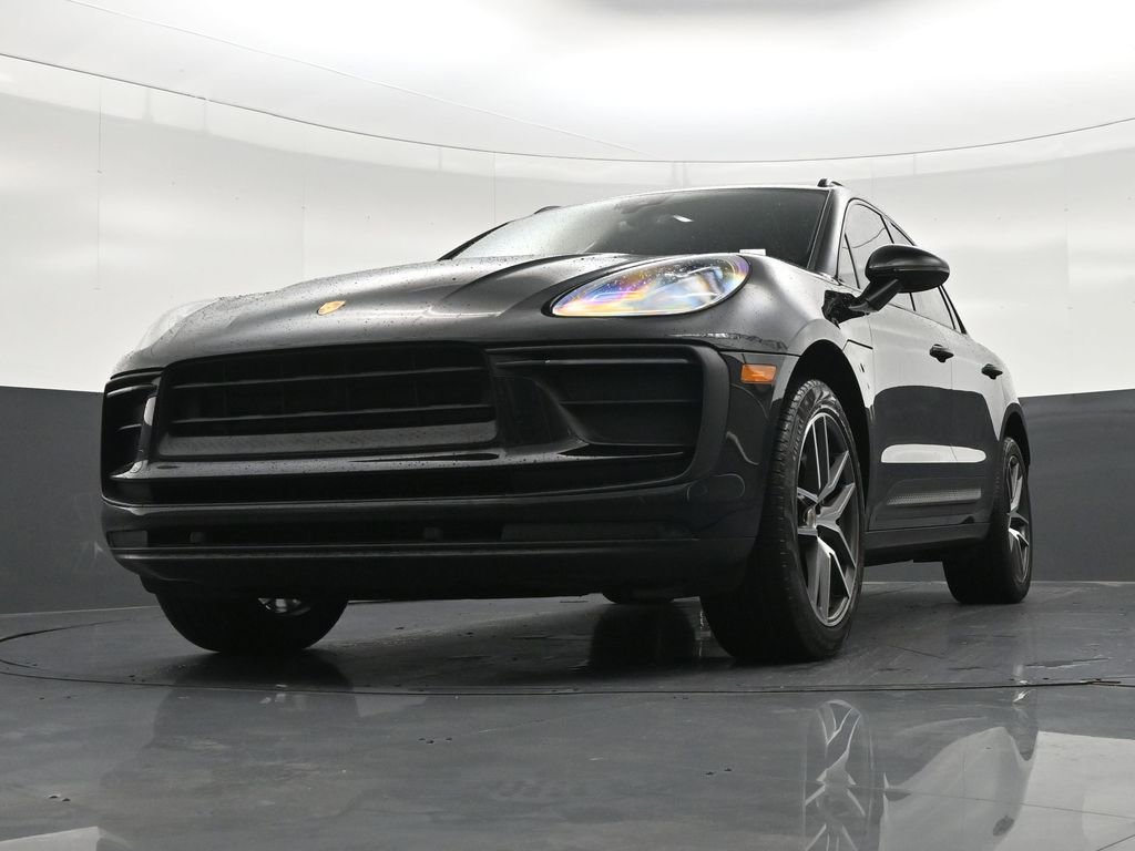 Used 2022 Porsche Macan AWD/4WD image 32