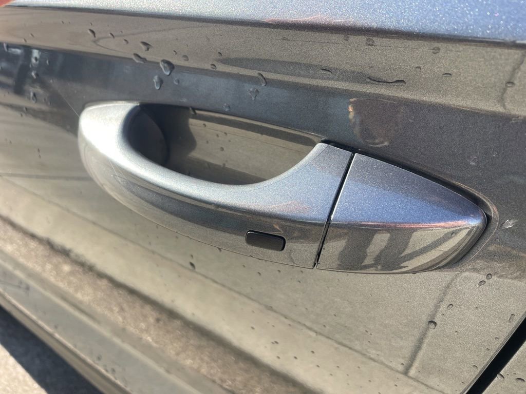 Used 2024 Volkswagen Taos SE image 18