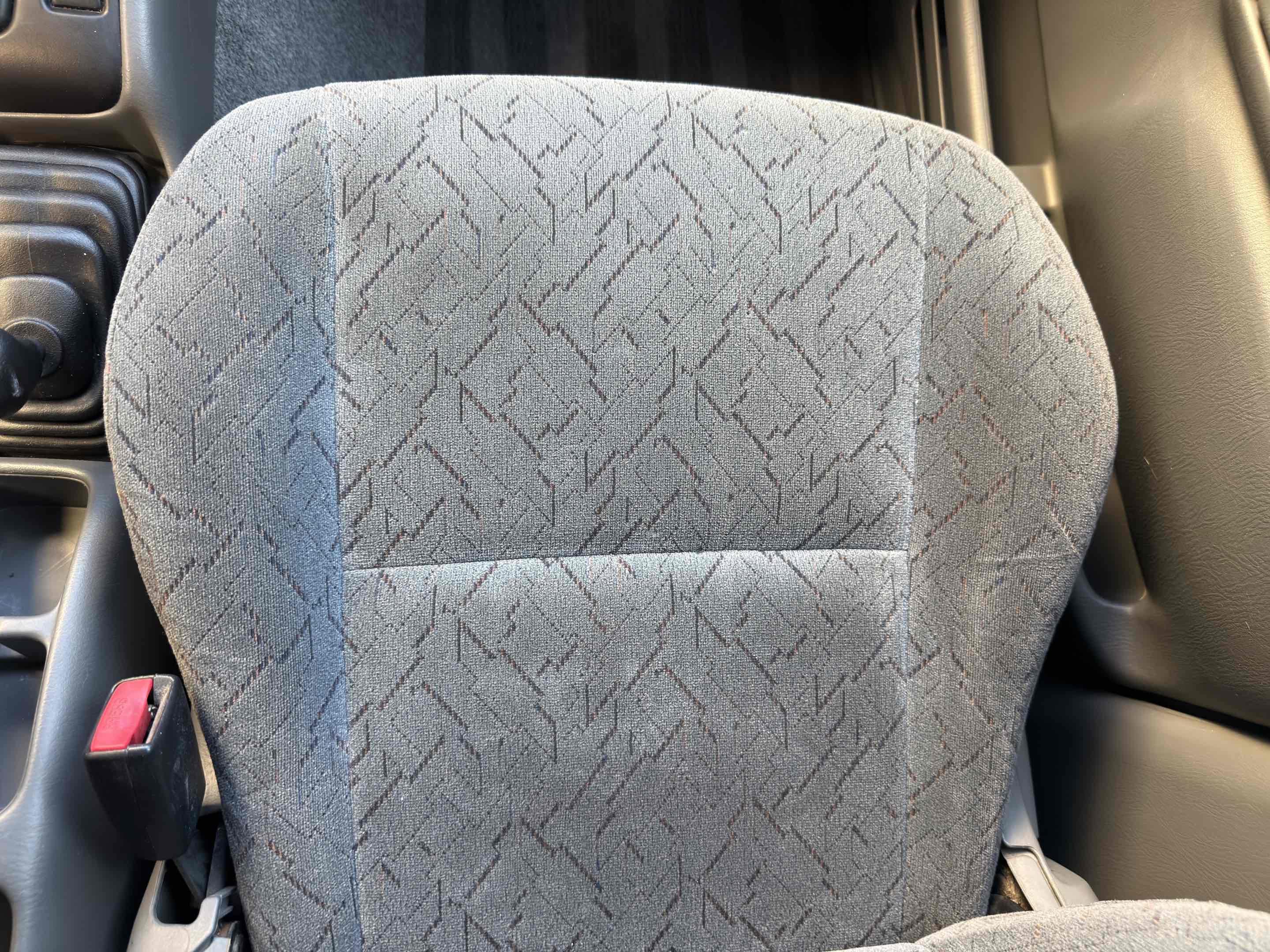 Used 2003 Chevrolet Tracker ZR2 image 37