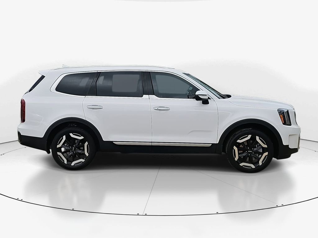 Used 2025 Kia Telluride S image 9