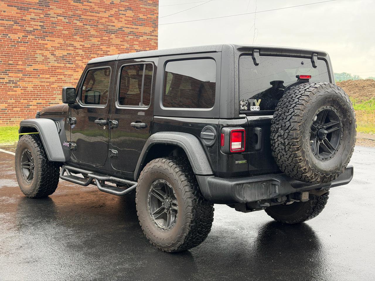 Used 2023 Jeep Wrangler Unlimited Sport AWD/4WD image 3