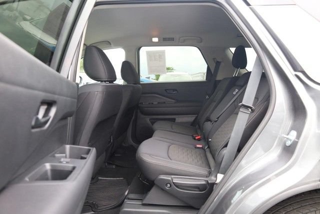 Certified 2025 Nissan Pathfinder SV FWD image 22