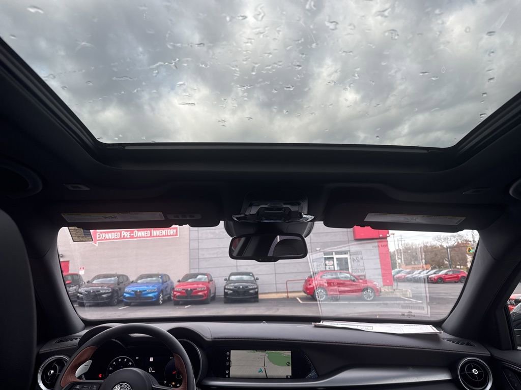 New 2025 Alfa Romeo Stelvio Sprint image 16