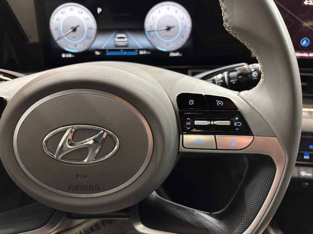 Used 2023 Hyundai Elantra SEL w/ Convenience Package FWD image 21