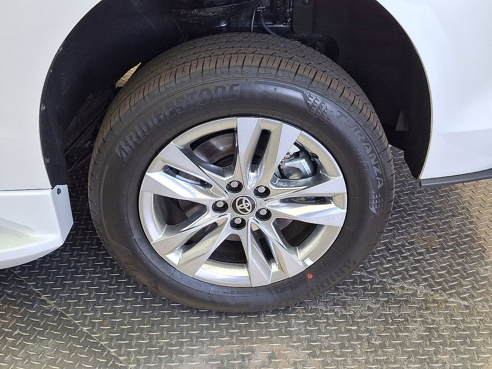Used 2026 Toyota Sienna Limited FWD image 27