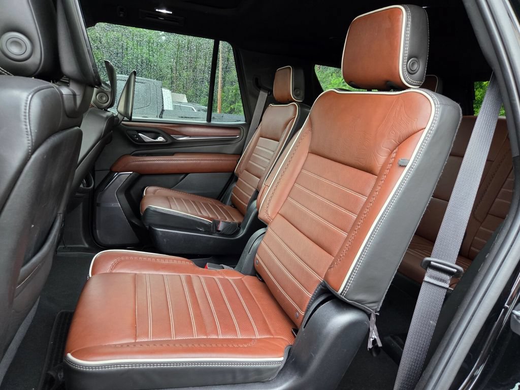 Used 2023 GMC Yukon Denali Ultimate AWD/4WD image 13