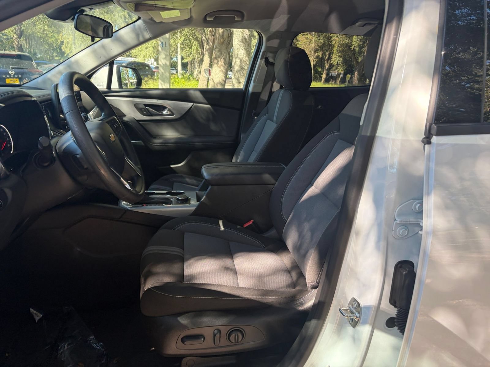 Used 2026 Chevrolet Blazer LT FWD image 27