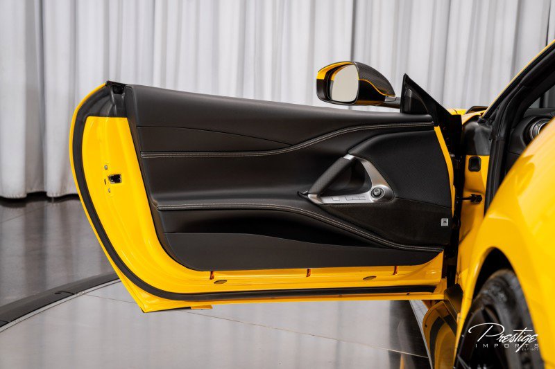 Used 2018 Ferrari 812 Superfast image 34