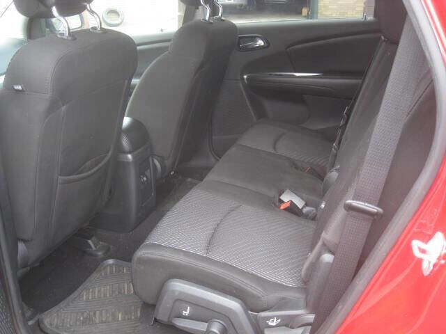 Used 2014 Dodge Journey SXT image 14