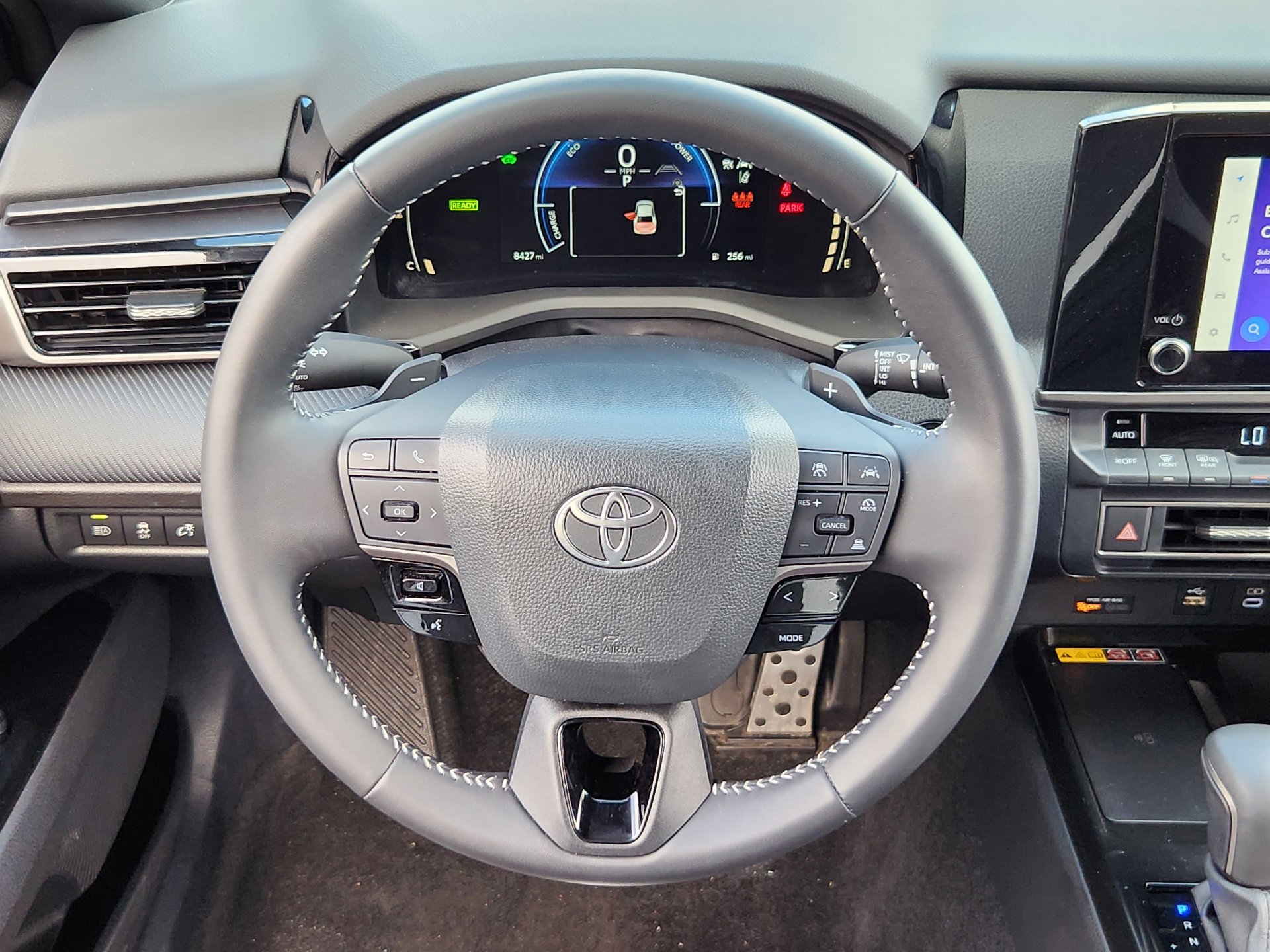 Used 2025 Toyota Camry SE w/ Convenience Package FWD image 24