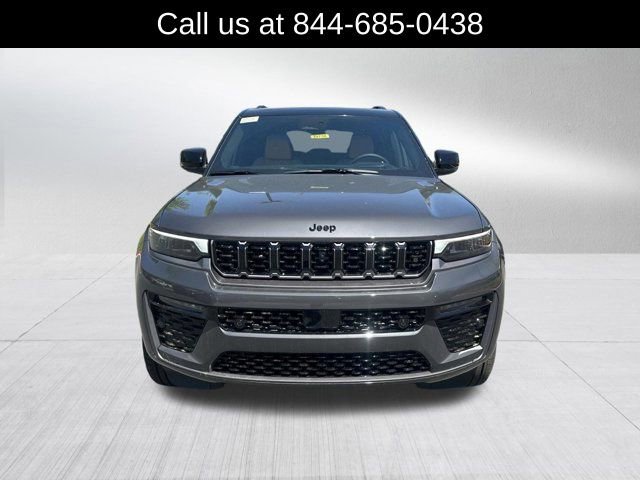 New 2026 Jeep Grand Cherokee Summit AWD/4WD image 2