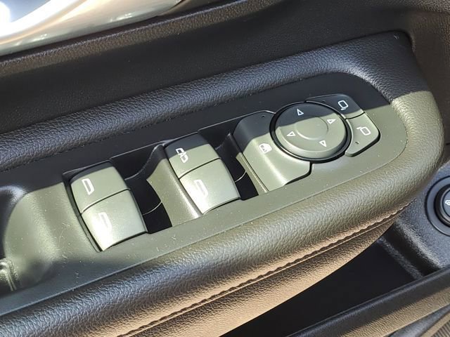 Used 2023 GMC Terrain SLT w/ Tech Package image 26