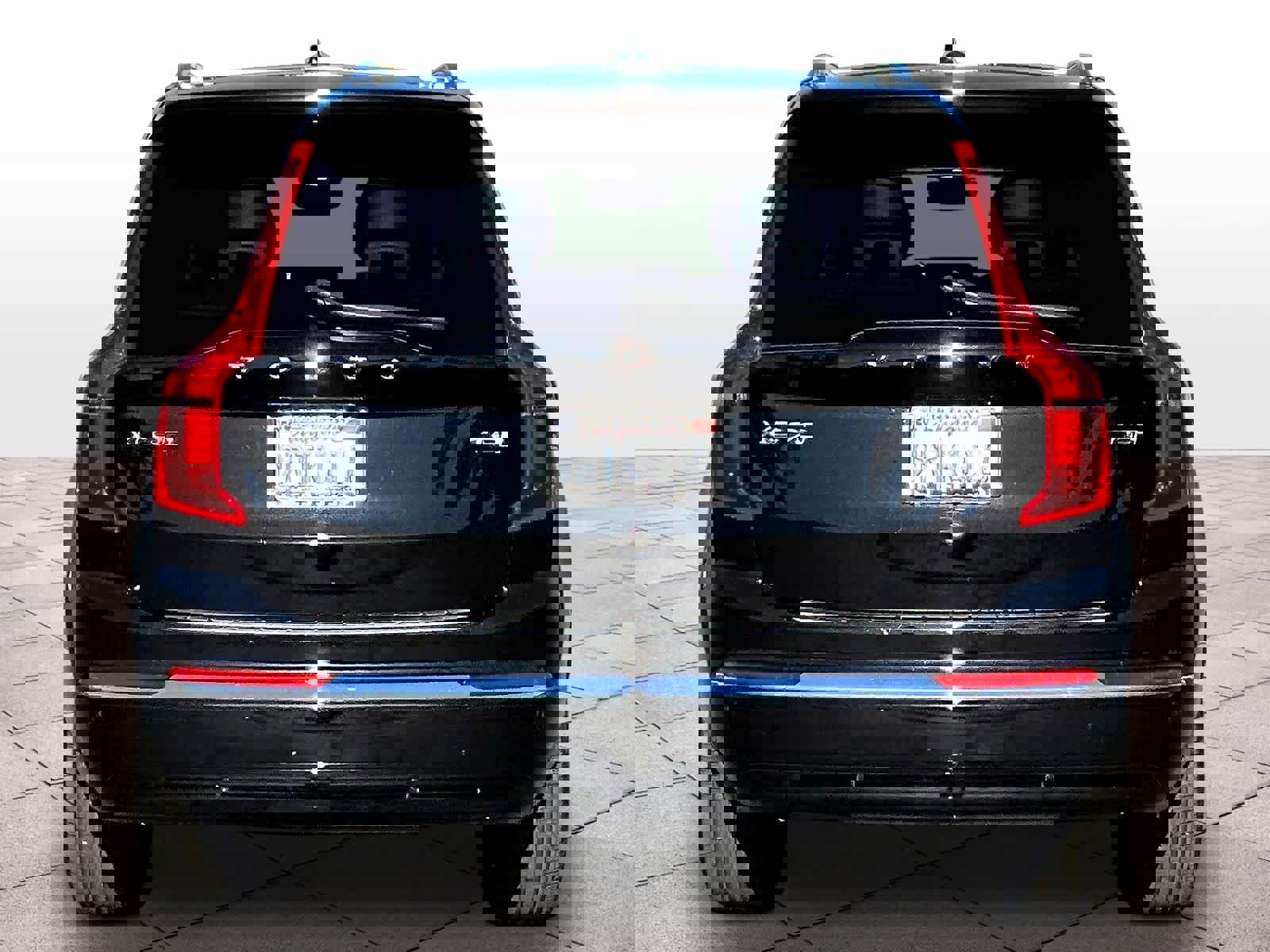 Used 2025 Volvo XC90 T8 Plus w/ Protection Package Premier image 6