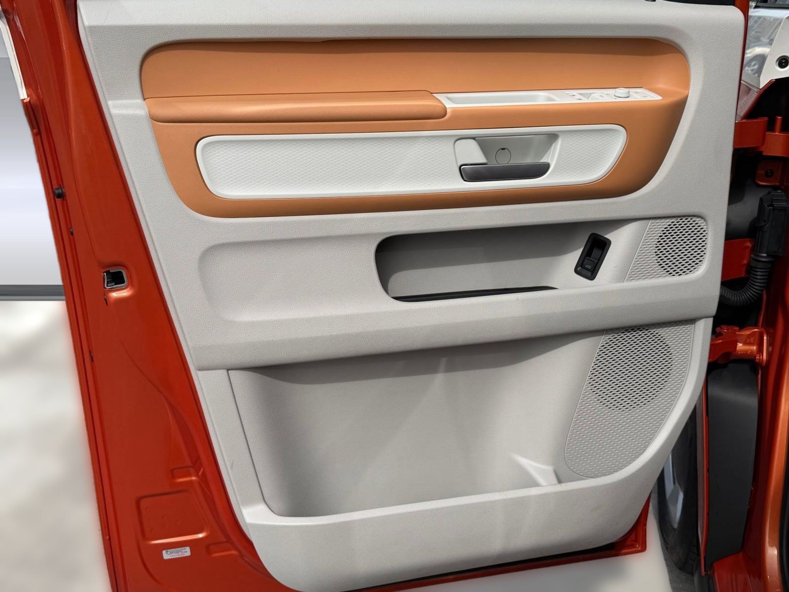Certified 2025 Volkswagen ID. Buzz Pro S Plus RWD image 21