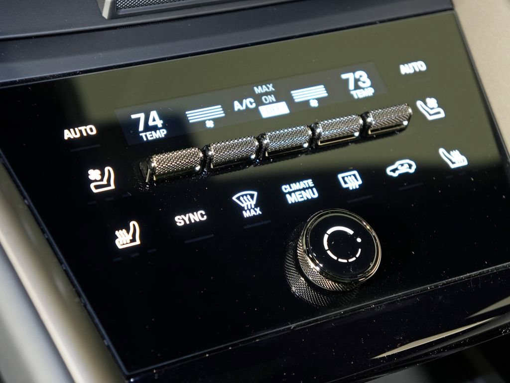 New 2026 Porsche Macan Turbo Electric image 32