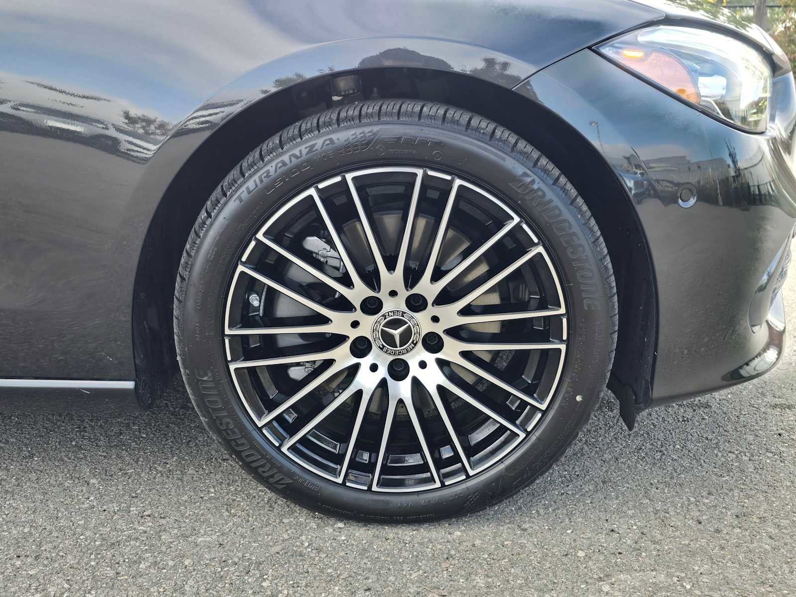 Used 2025 Mercedes-Benz C 300 Sedan image 9