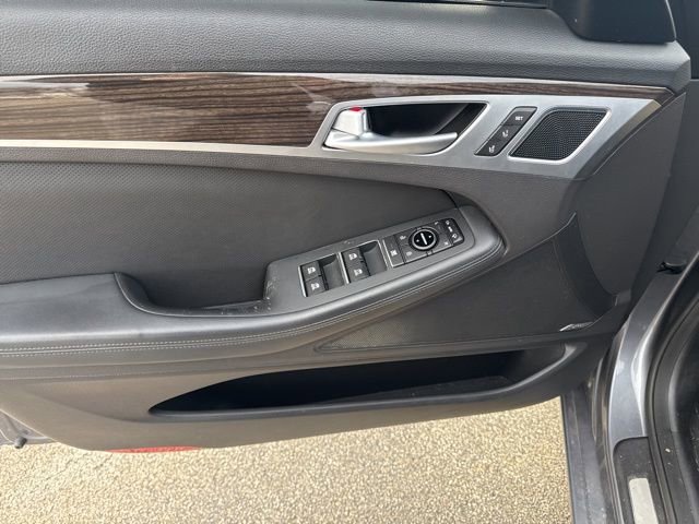 Used 2015 Hyundai Genesis 3.8 w/ Option Group 03 image 7