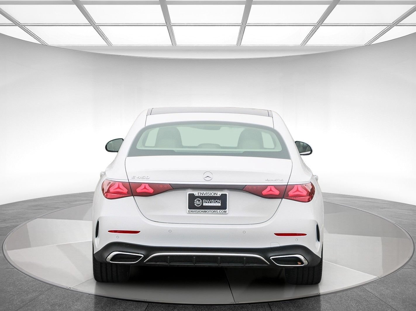 New 2026 Mercedes-Benz E 450 4MATIC Sedan image 3