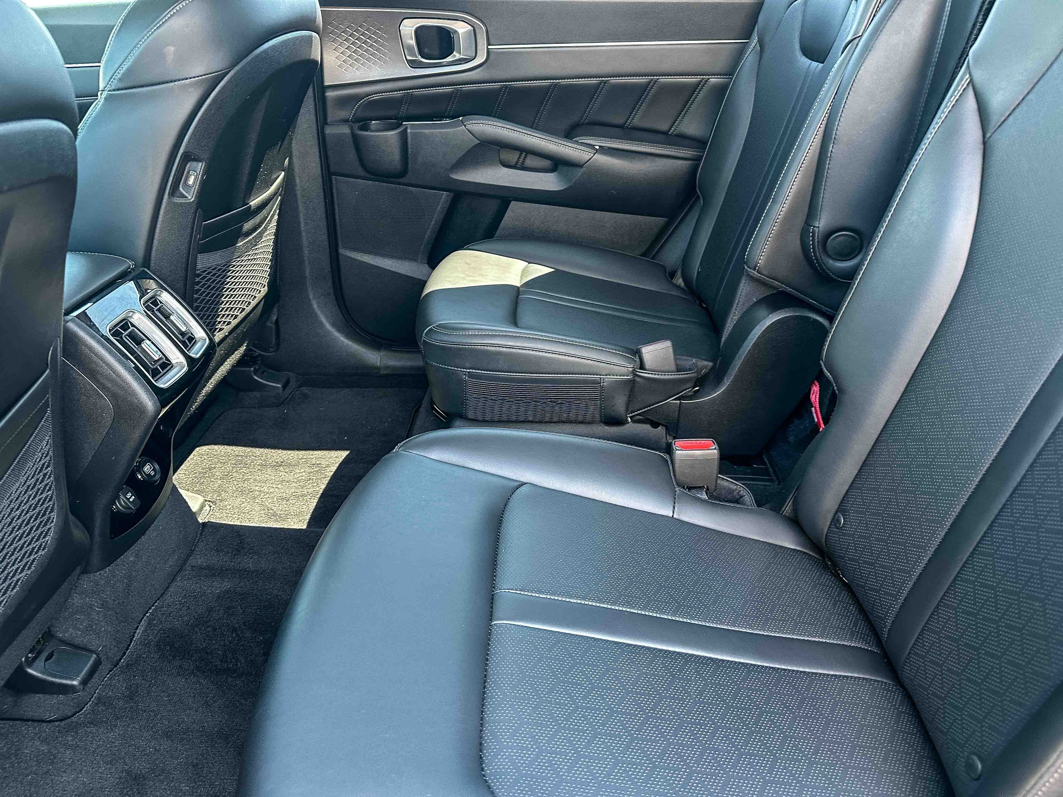 Used 2023 Kia Sorento SX AWD/4WD image 18