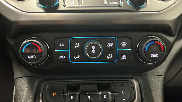 Used 2022 GMC Acadia AT4 w/ Technology Package AWD/4WD image 19