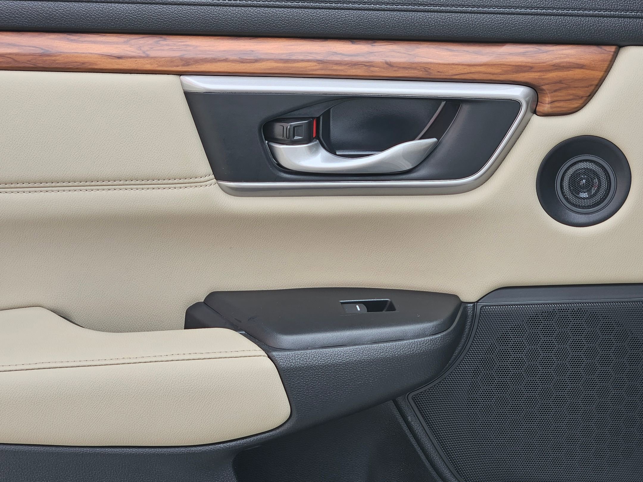 Used 2022 Honda CR-V Touring image 23