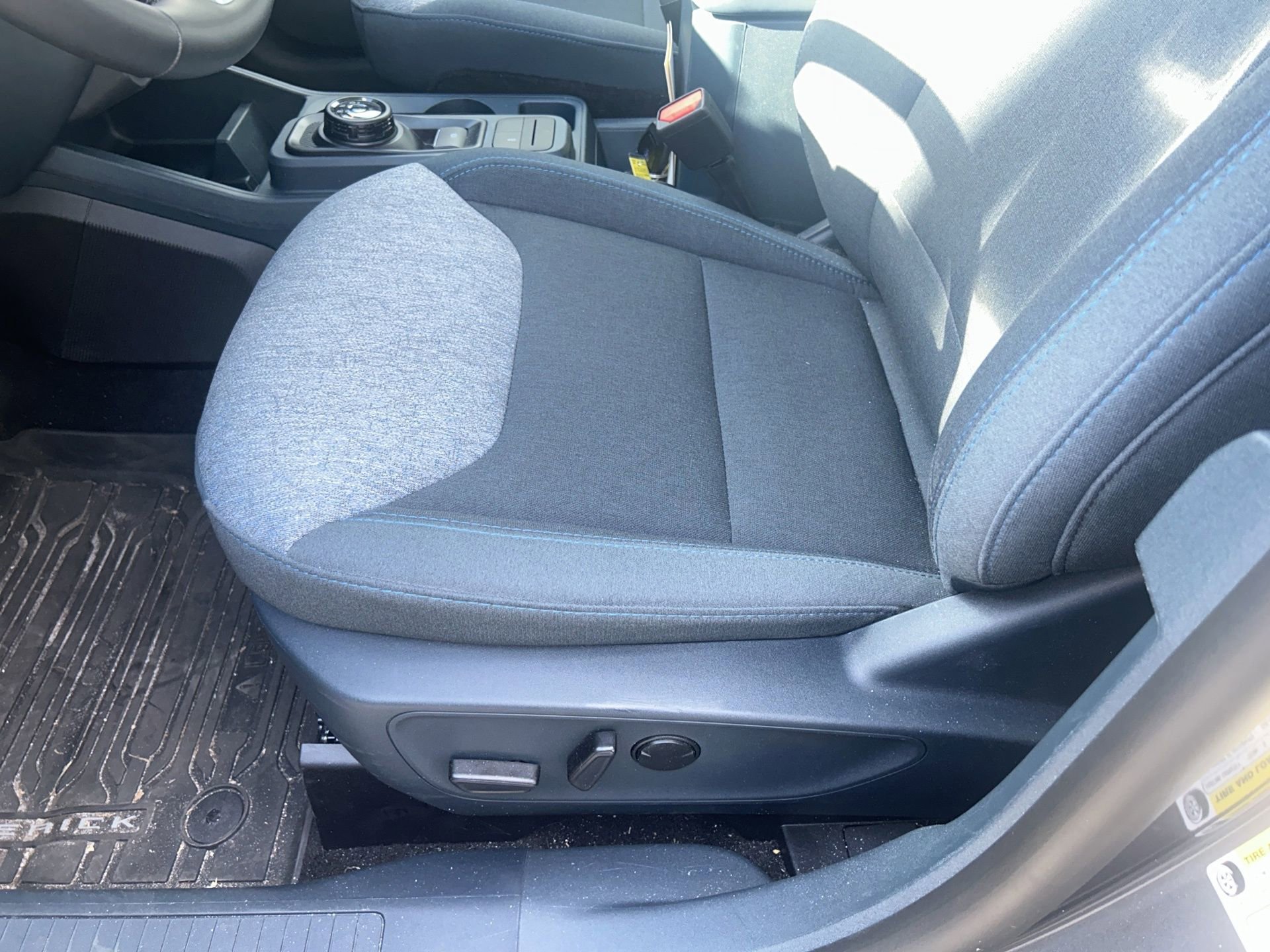 Used 2025 Ford Maverick XLT w/ XLT Luxury Package image 3