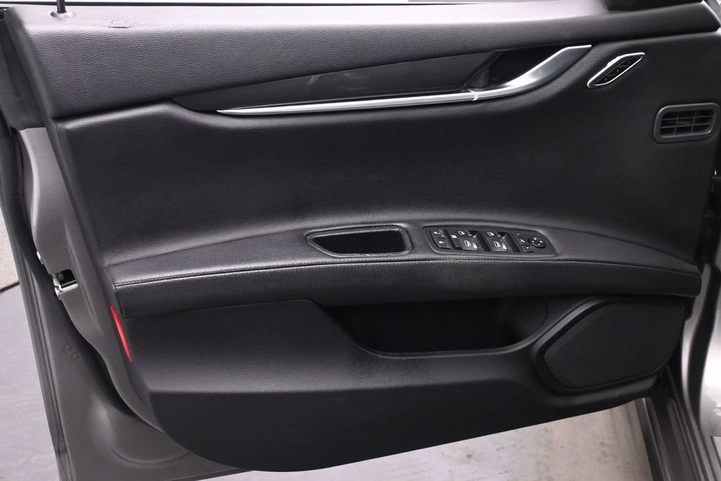 Used 2021 Maserati Ghibli S RWD image 13