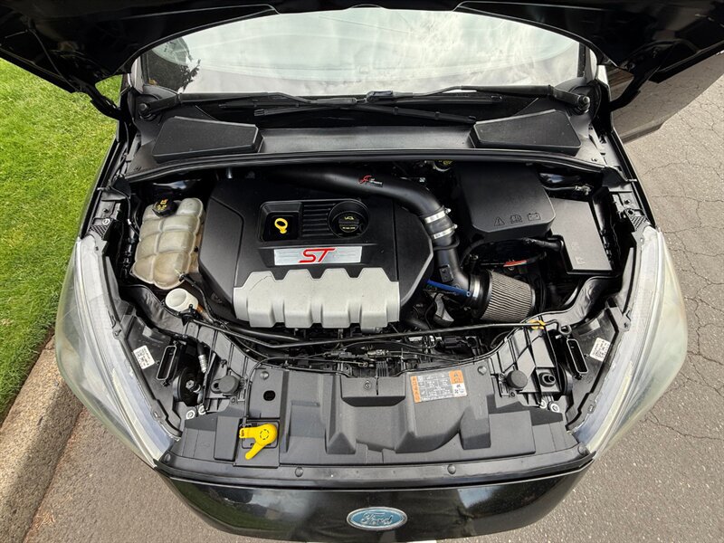 Used 2017 Ford Focus ST FWD image 9