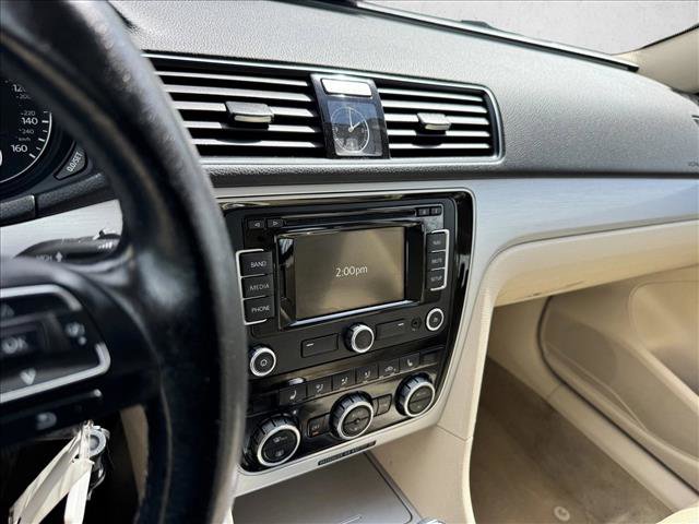 Used 2012 Volkswagen Passat 2.5 SE FWD image 13