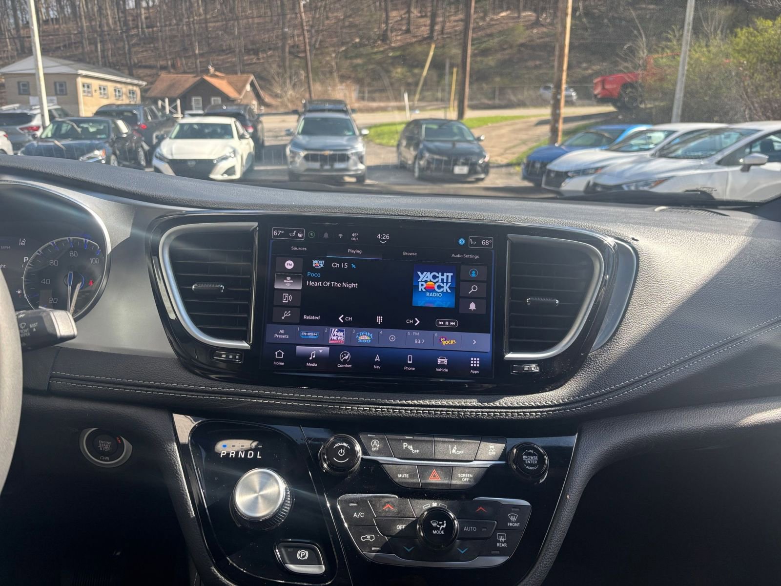 Used 2025 Chrysler Pacifica Limited image 17