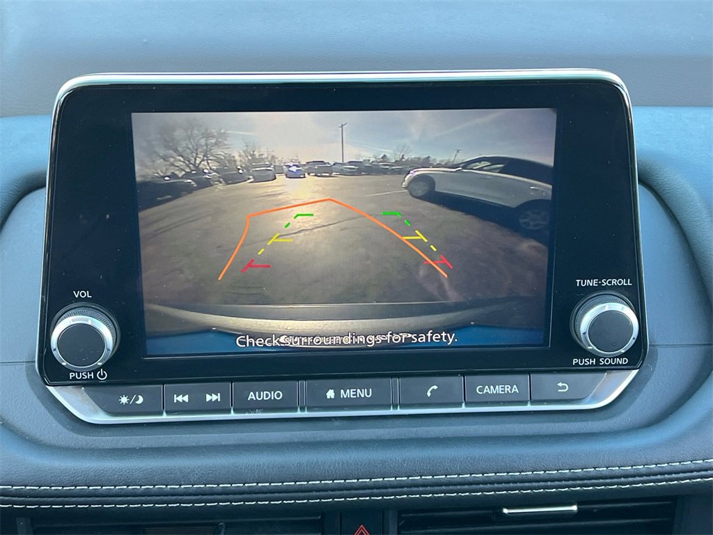 Used 2023 Nissan Rogue S image 18