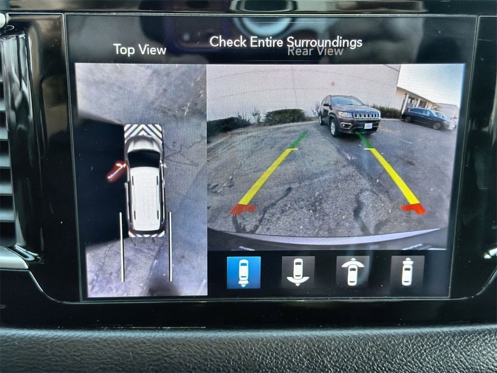 Used 2020 Chrysler Pacifica Touring-L Plus w/ Advanced Safetytec Group image 23