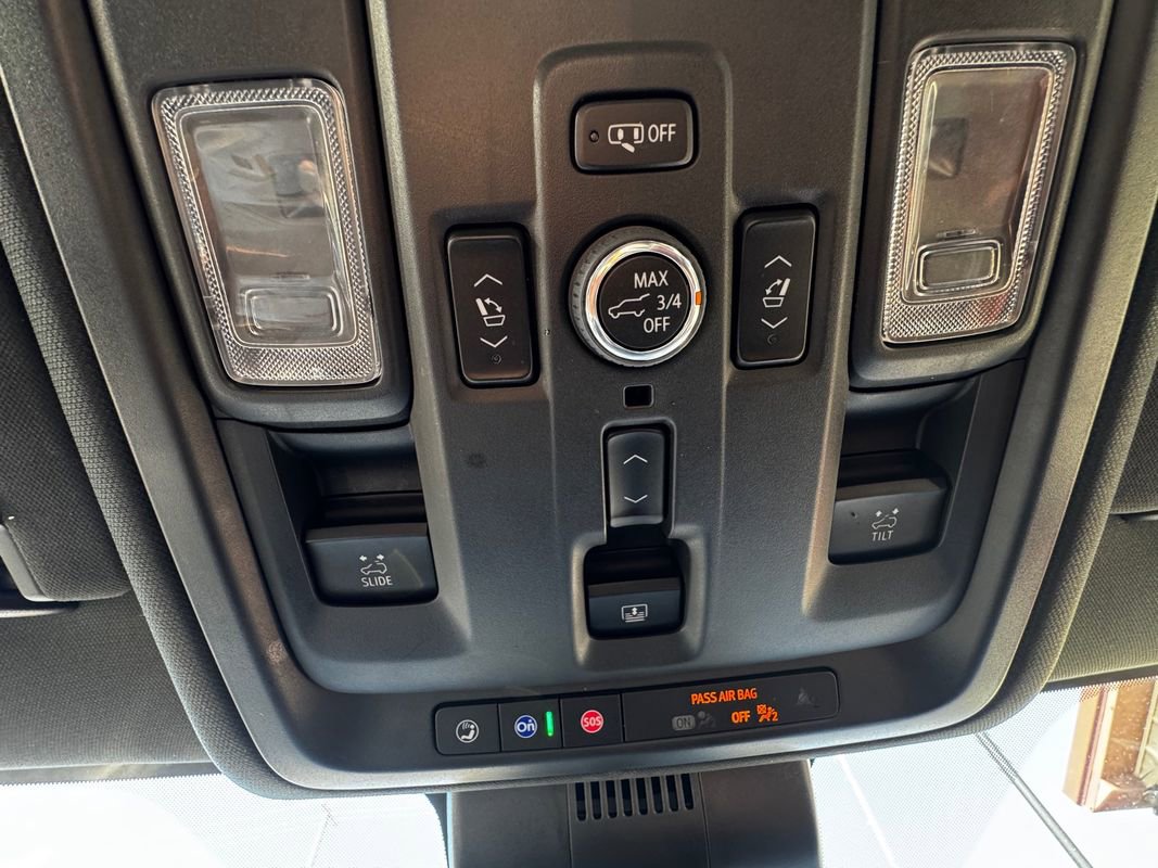 Used 2023 GMC Yukon Denali Ultimate image 31