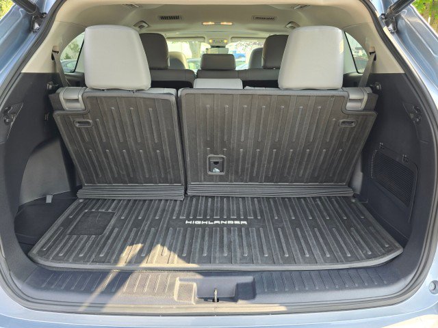 Used 2021 Toyota Highlander XLE image 16