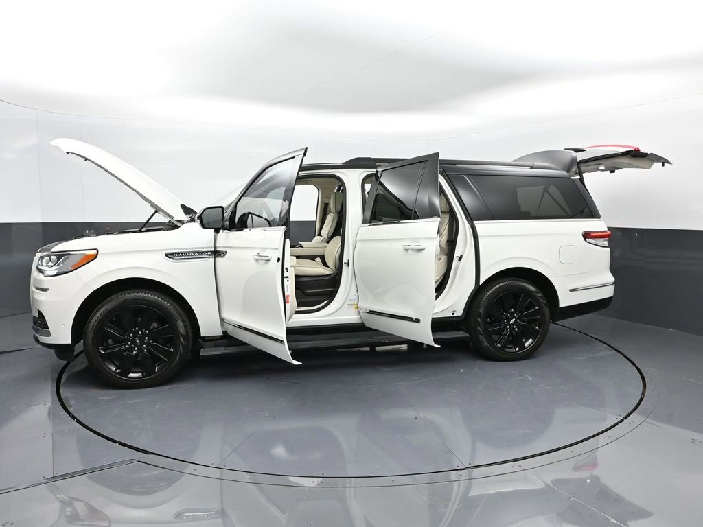 Used 2024 Lincoln Navigator L Black Label image 47