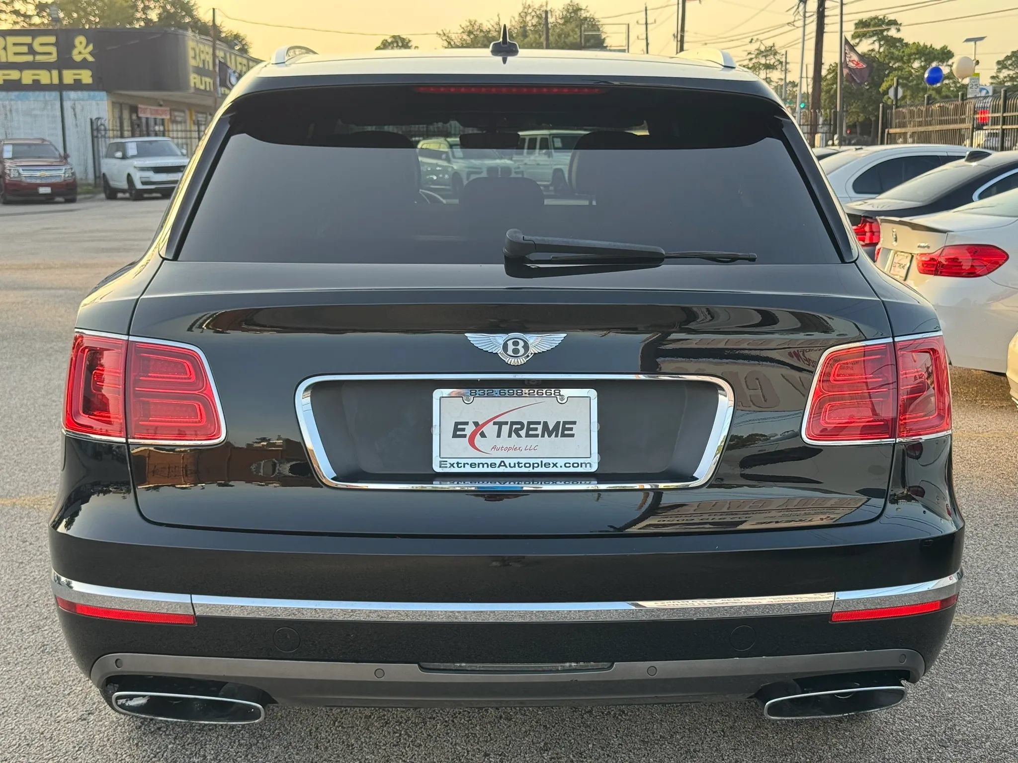 Used 2018 Bentley Bentayga AWD/4WD image 3