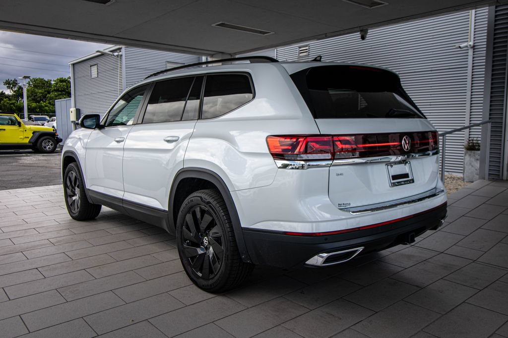 Certified 2026 Volkswagen Atlas SE w/ Panoramic Sunroof Package FWD image 11