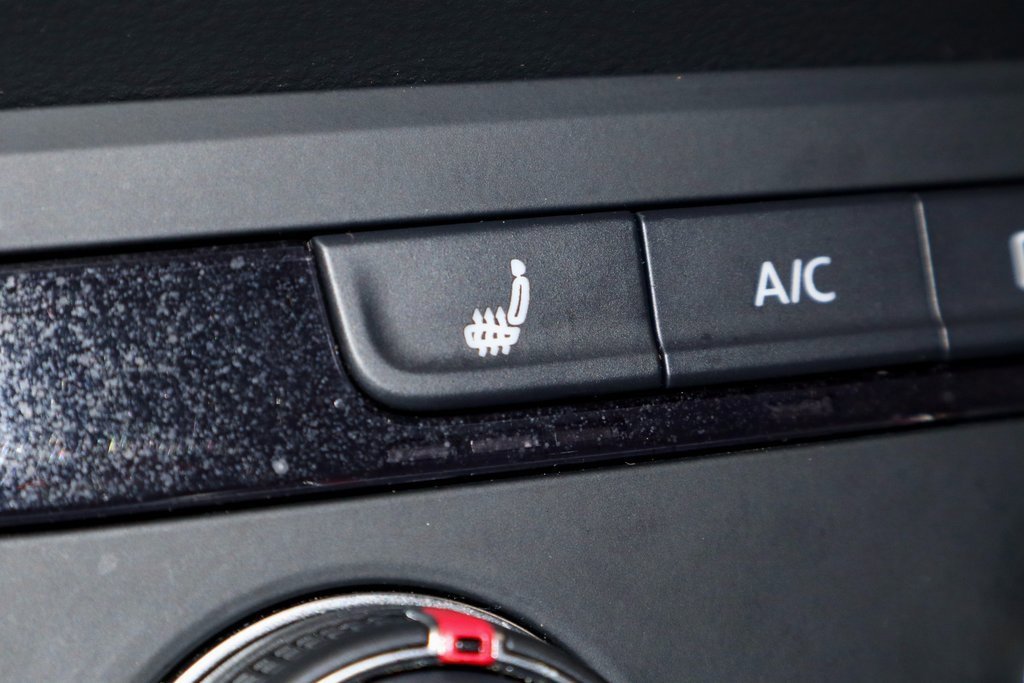 Used 2022 Volkswagen Taos S image 4