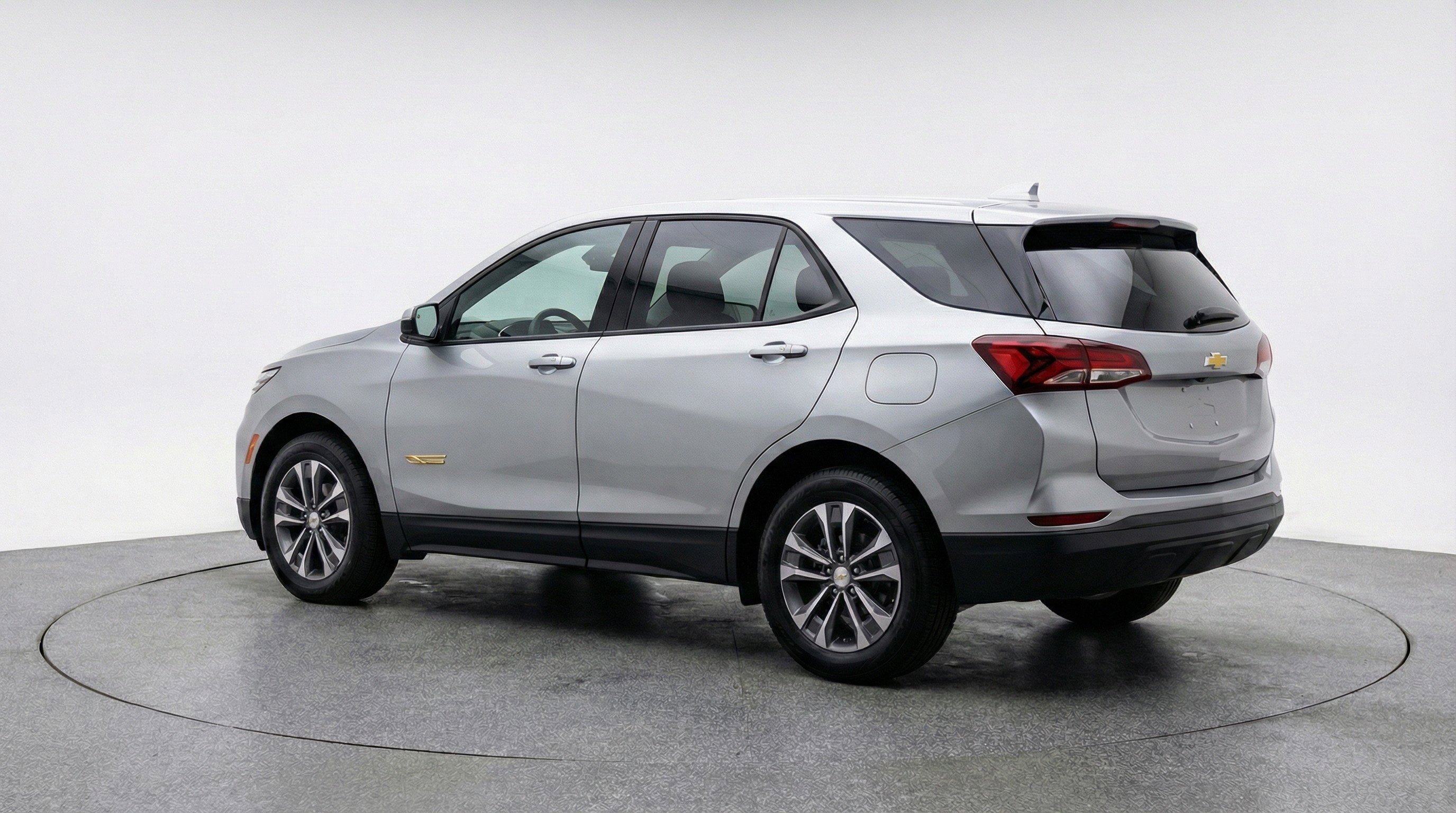 Used 2025 Chevrolet Equinox LT FWD image 6