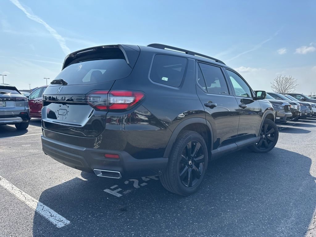 Used 2025 Honda Pilot Black Edition image 13