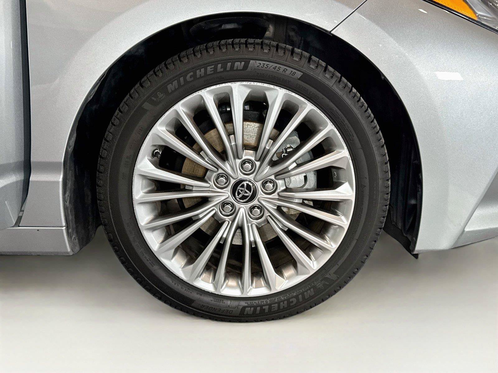 Used 2019 Toyota Avalon Limited w/ Advanced Safety Package FWD image 38