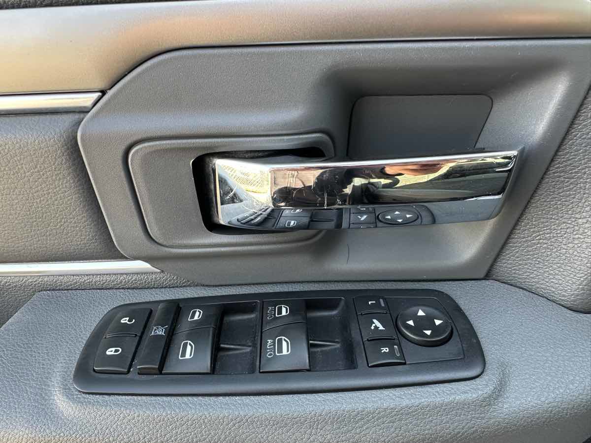 Used 2016 RAM 1500 Big Horn image 11