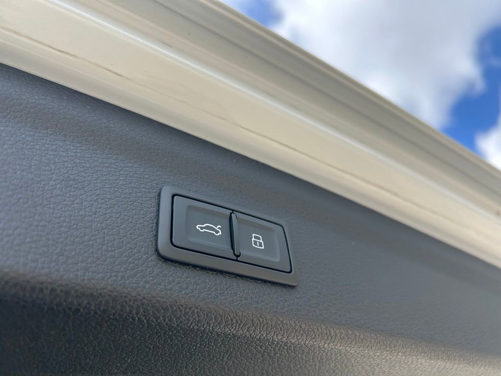 Used 2023 Audi Q3 2.0T Premium Plus w/ Premium Plus Package image 47