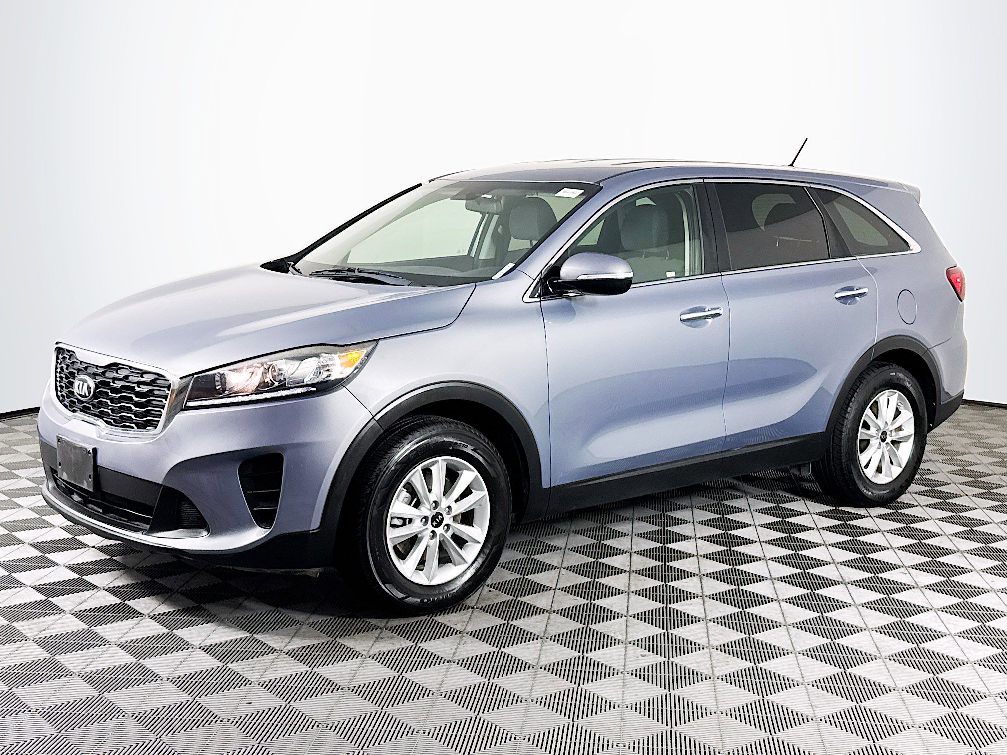 Used 2019 Kia Sorento L FWD image 4